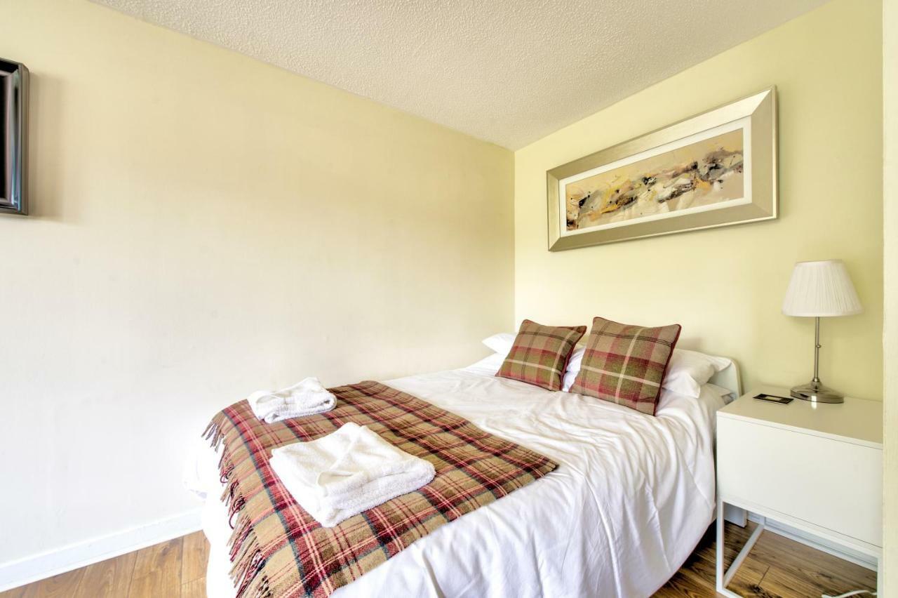 Stunning Studio Apartment Castle View Édimbourg Extérieur photo